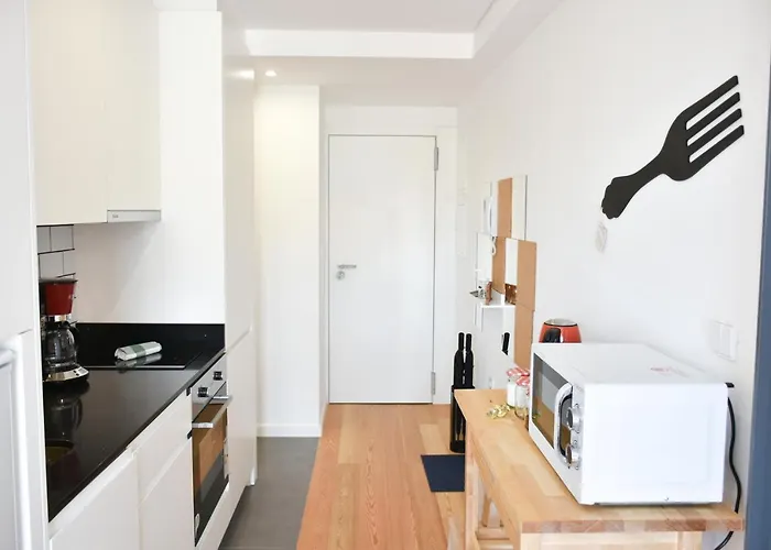 Terrace Bliss With Ac Downtown 포르투