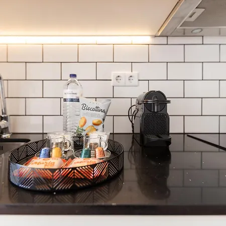 Terrace Bliss With Ac Downtown *