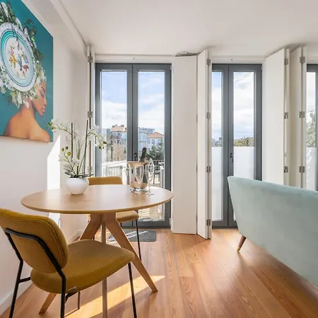 شقة New!central W/ Sunny Terrace - 9 Min Walk Trindade *