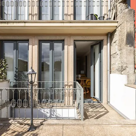 Terrace Bliss With Ac Downtown Daire Porto
