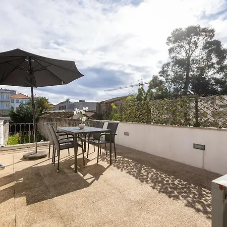 דירה Terrace Bliss With Ac Downtown פורטו