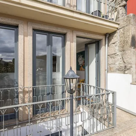 Terrace Bliss With Ac Downtown Daire Porto