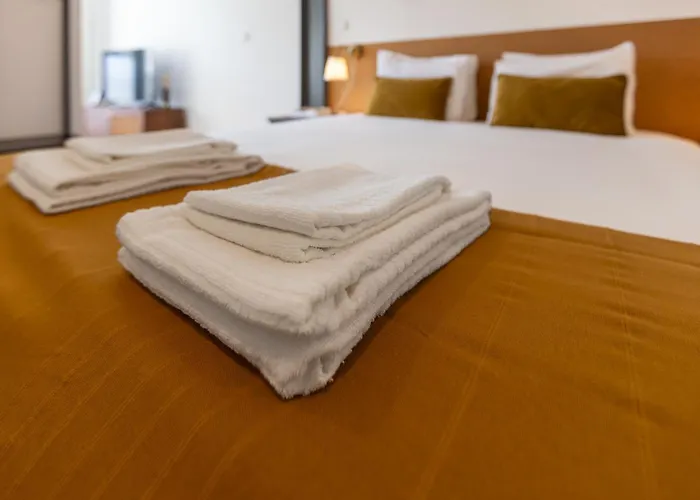 Terrace Bliss With Ac Downtown *