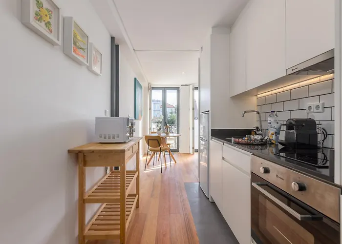 Terrace Bliss With Ac Downtown Porto