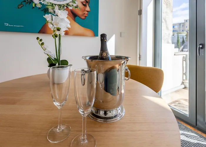 Terrace Bliss With Ac Downtown بورتو