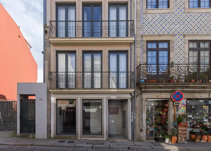 Terrace Bliss With Ac Downtown